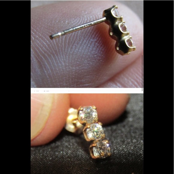 14K gold pair 3 stone tier vertical zirconia stud earrings - Picture 1 of 7